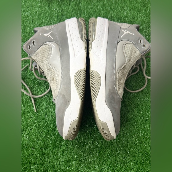 NIKE Jordan Max Aura‎ 2 (CK6636-012)_13 - Grey/White Size 9 - Picture 3 of 8